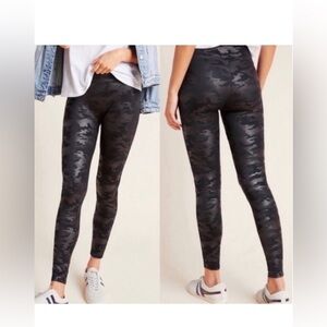 SPANX Blk Camo Leggings Large